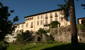 Foto esterni di Villa Bertarelli nel Parco Monte Barro