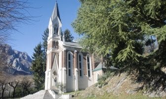 Chiesa Santuario di Lourdes nel rione Acquate