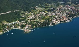 Lierna vista dall'alto con il Lago di Como
