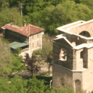 Un viaggio nel tempo: la chiesa incompiuta di San Michele al Monte Barro e il Parco Archeologico del Monte Castelletto