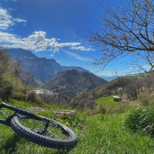Tour in e-bike da Pasturo a Morterone, il paese pi piccolo dItalia
