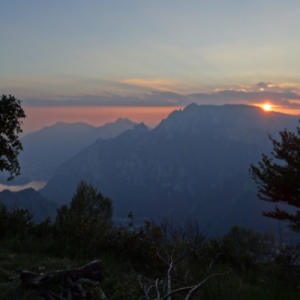 Mindfulness al tramonto sul Monte Due Mani